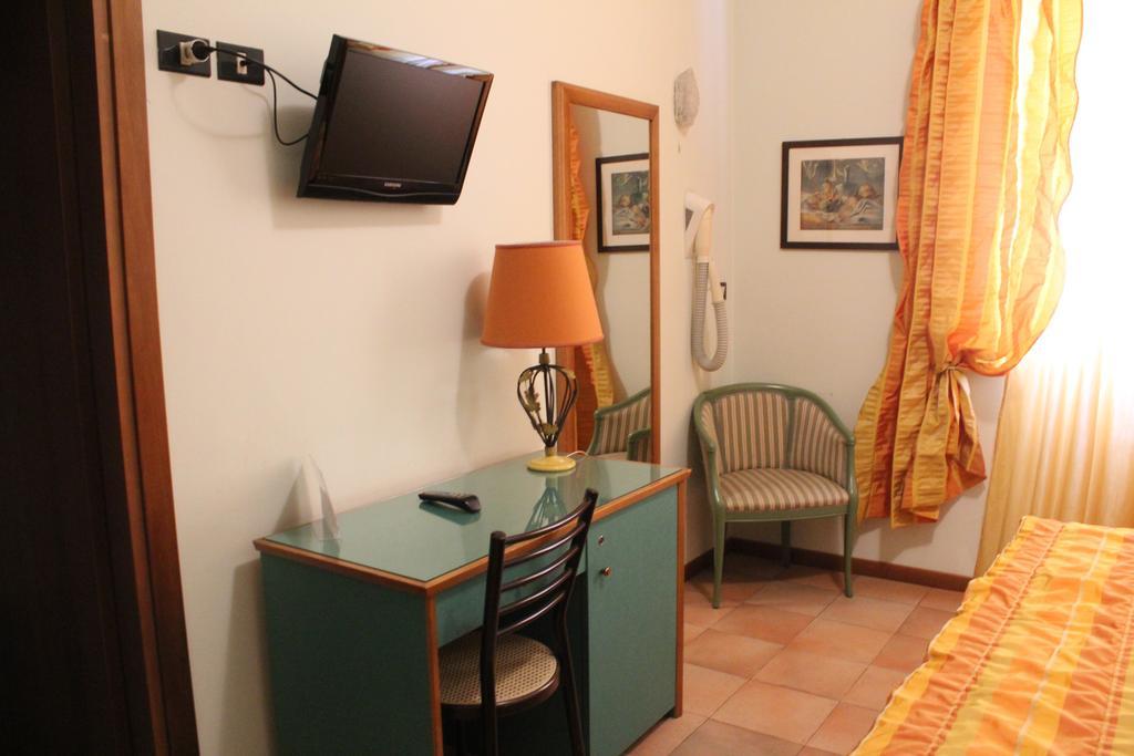 Hotel La Torre Rimini Exterior foto