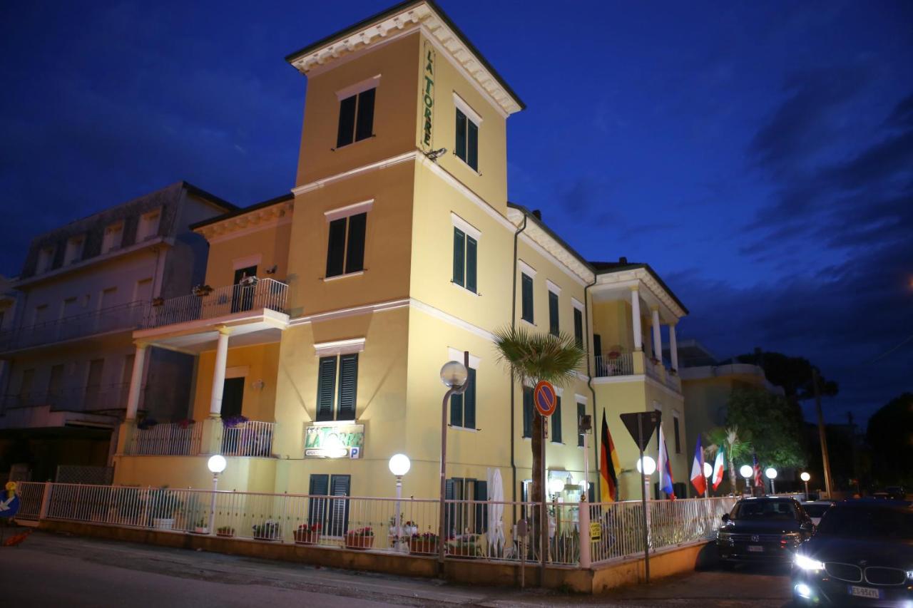 Hotel La Torre Rimini Exterior foto